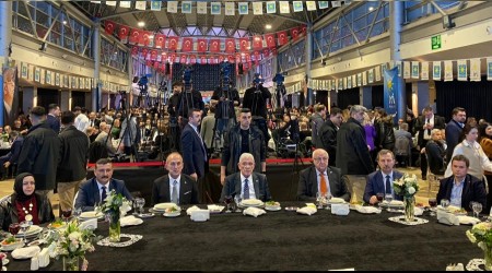 �Y� Parti Genel Ba�kan� Dervi�o�lu Bursa�da partililerle iftarda bulu�tu