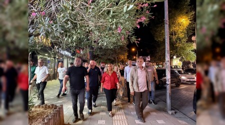 Hrriyet Mahallesi'nden Berna L'e byk destek