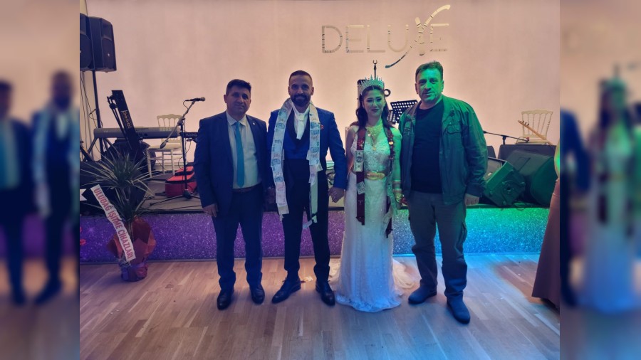 Gelin Aday Prenses, Damat Prens Olunca  Dnde Kral ve Kralie Dn Gibi Oldu