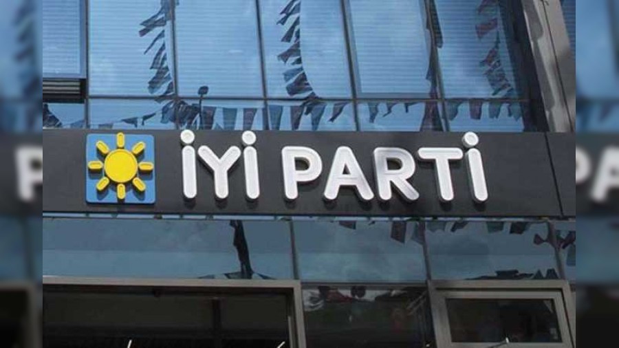 Y Partide bir istifa daha!