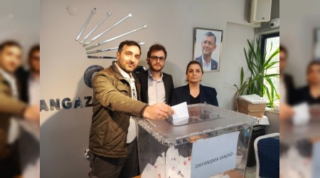 CHPde Berna Bakanla gelen baar